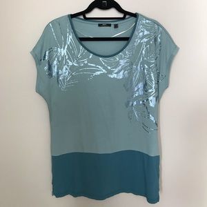 ❄️ 5/$30 ❄️ Mexx T-shirt w/ metallic detail
